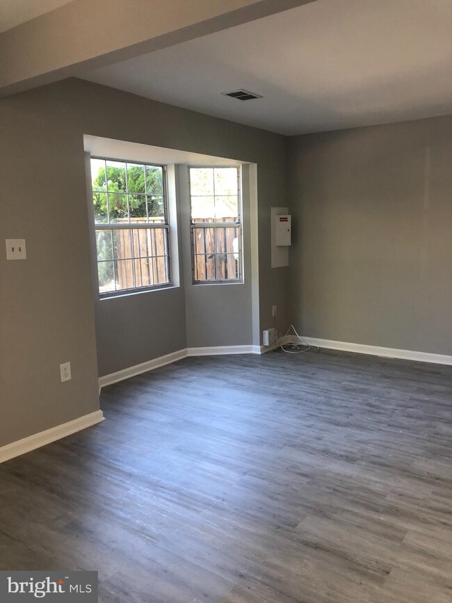 14301 Dover Ct, Laurel, MD 20707 - photo 3