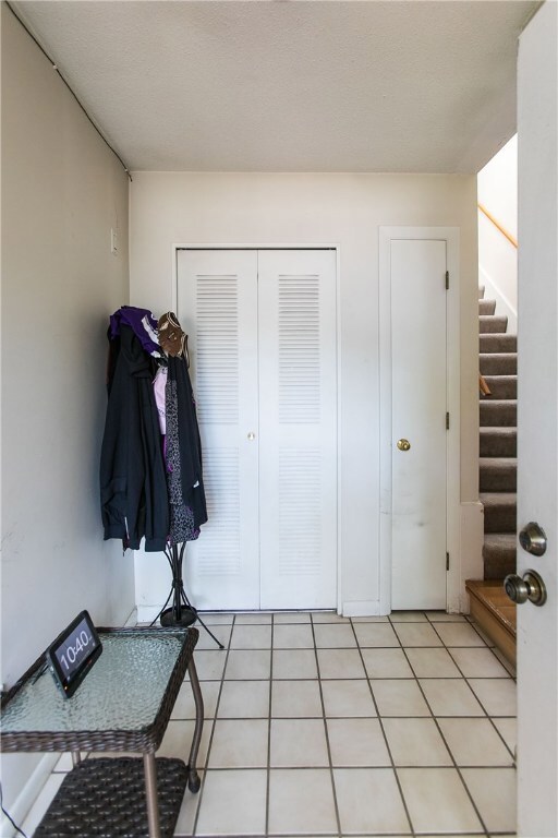 996 Williamsburg Cir, Warwick, RI 02886 - photo 3