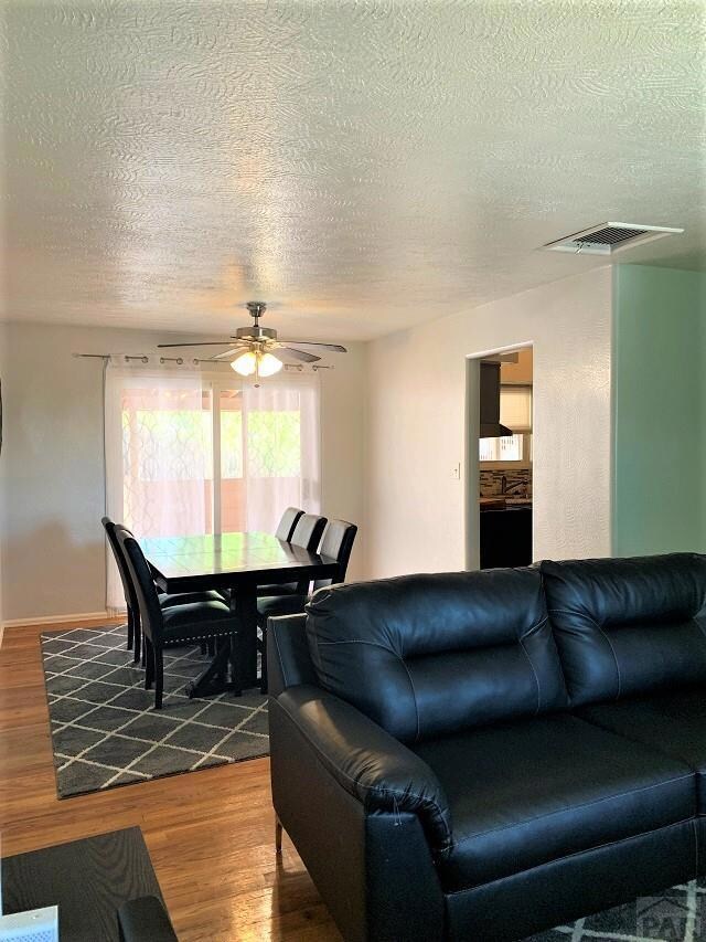 Dining area with Hardwood floor