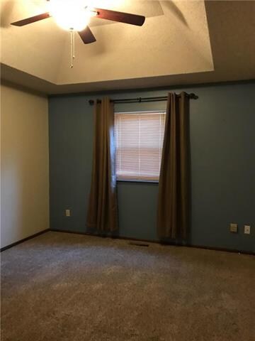 8823 Gallery St, Lenexa, KS 66215 - photo 5