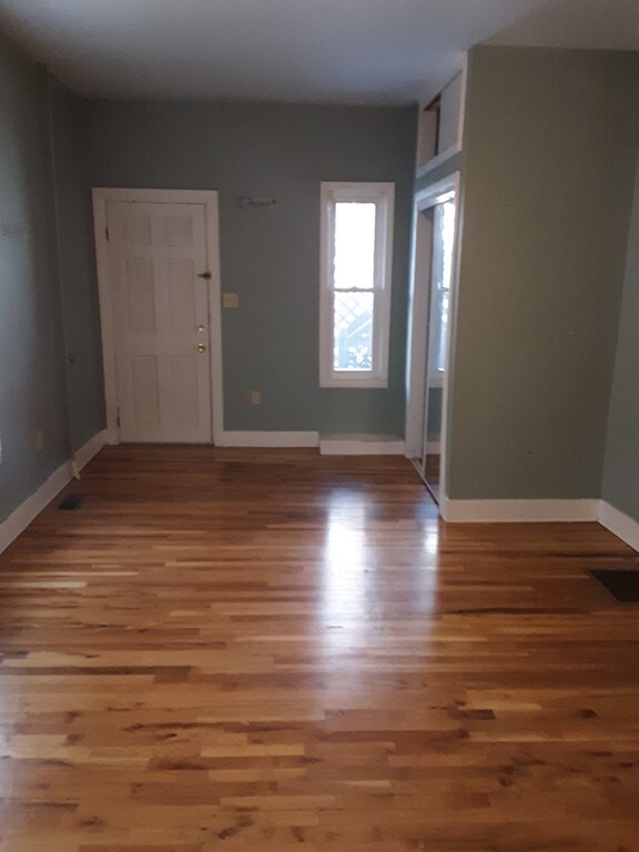 7 Hillside Ave unit 1, Everett, MA 02149 - photo 2