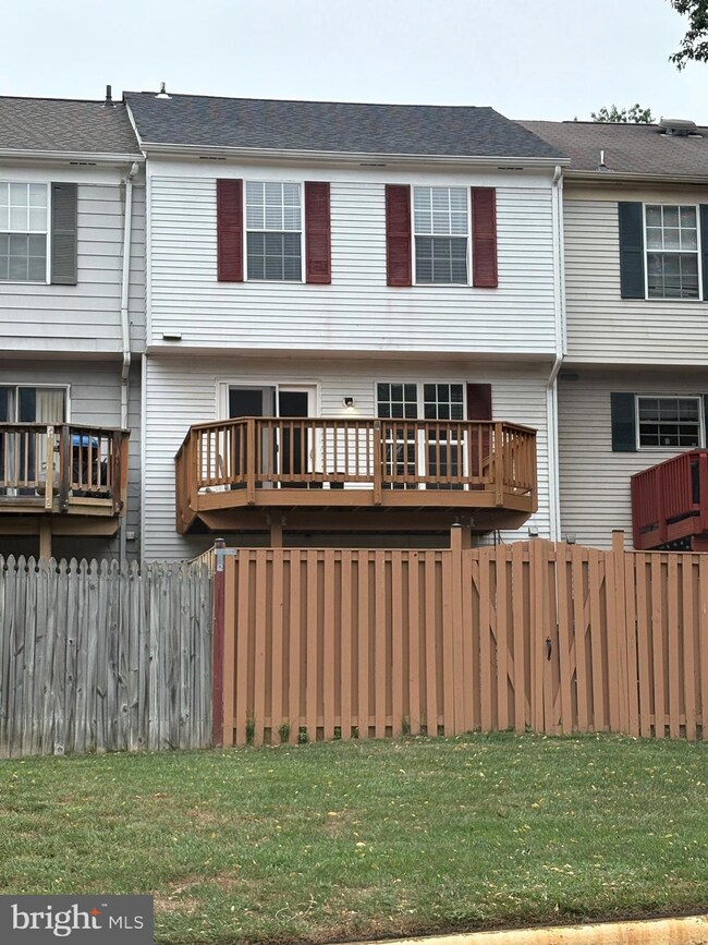 7653 Stana Ct, Lorton, VA 22079 - photo 2
