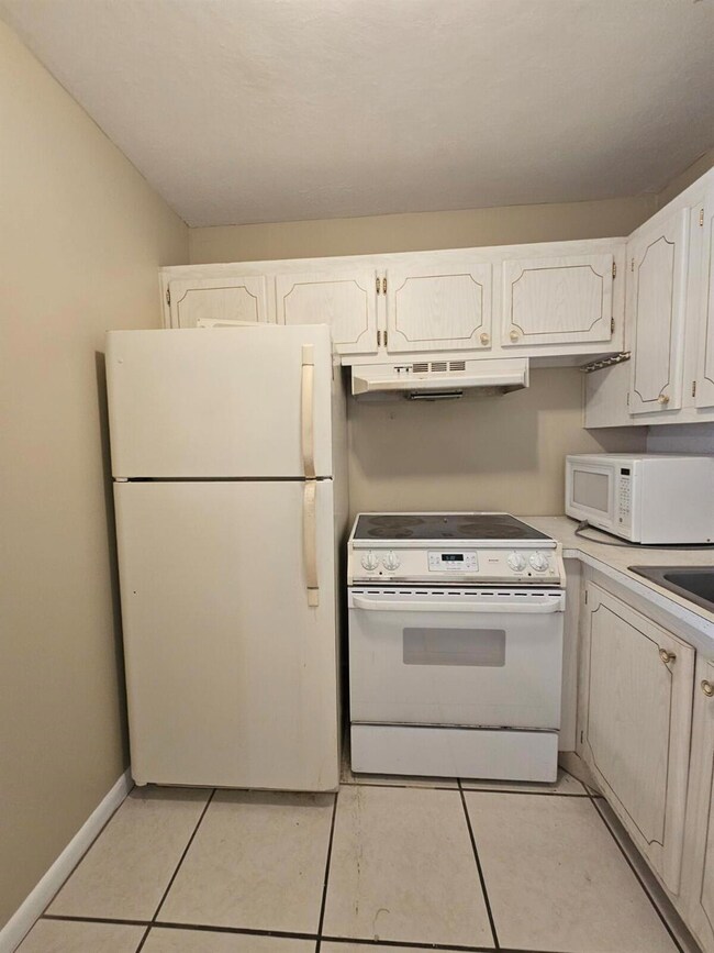 289 Camden L, West Palm Beach, FL 33417 - photo 6