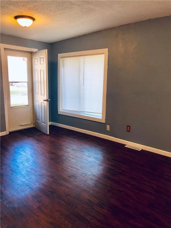 608 E 24th St, Des Moines, IA 50317 - photo 7