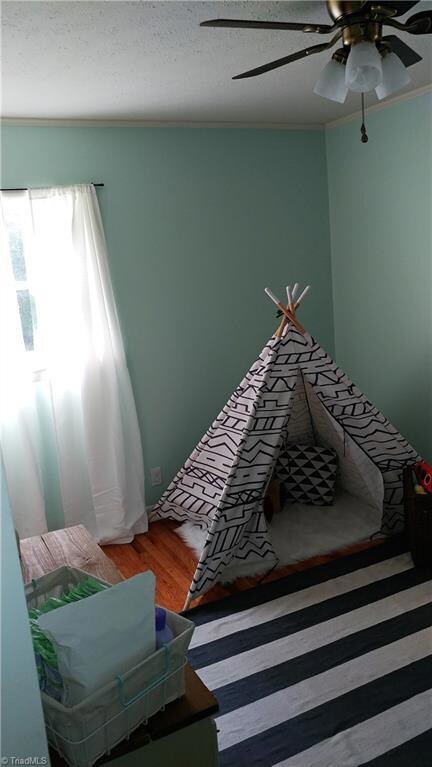 130 Hartley Ln, Pilot Mountain, NC 27041 - photo 6