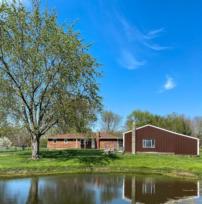 8795 N State Highway 7, Elizabethtown, IN 47232 - photo 2