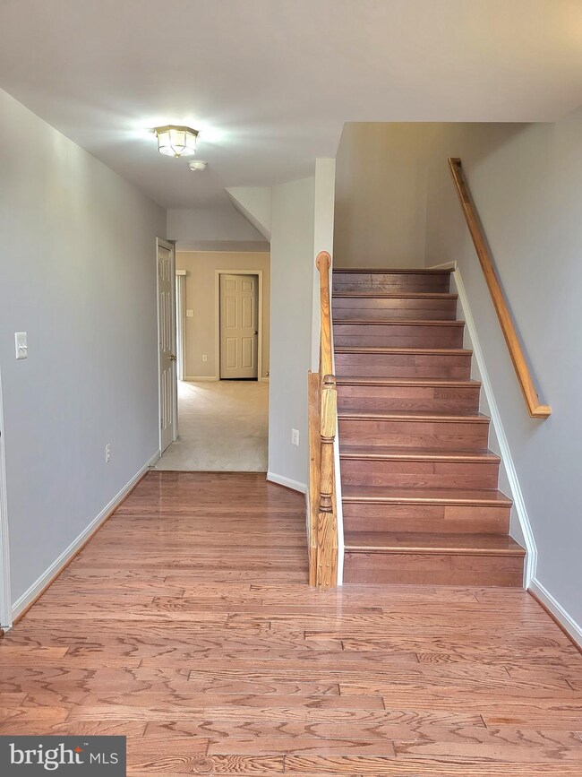 14237 Hunters Run Way, Gainesville, VA 20155 - photo 4