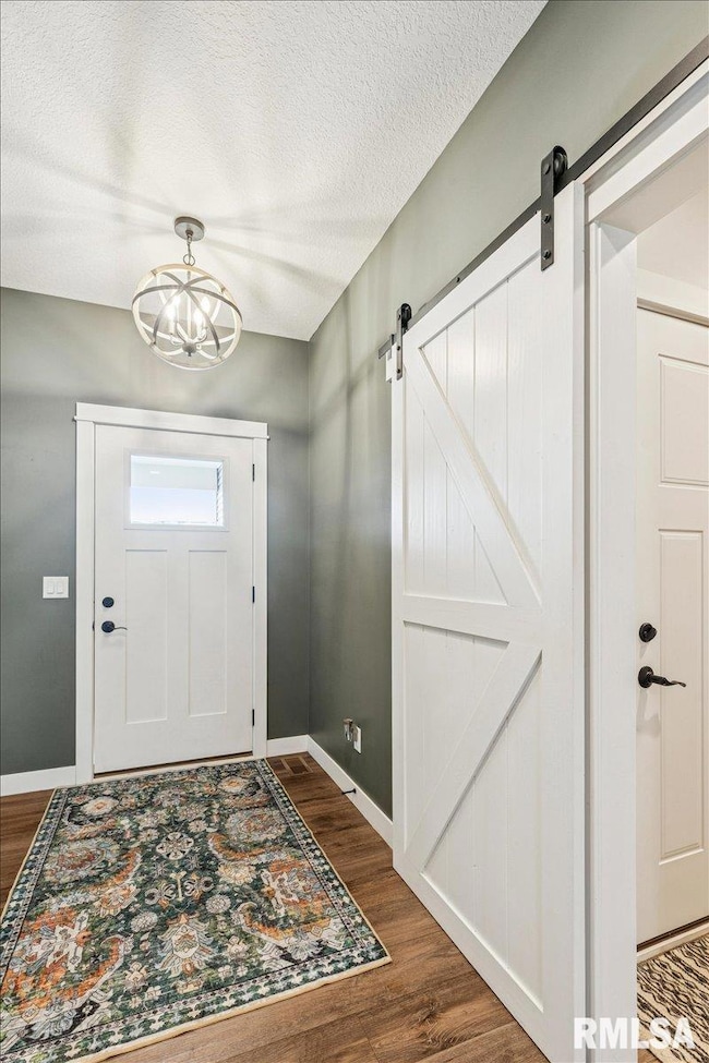 512 W Meadow Ln, Walcott, IA 52773 - photo 5