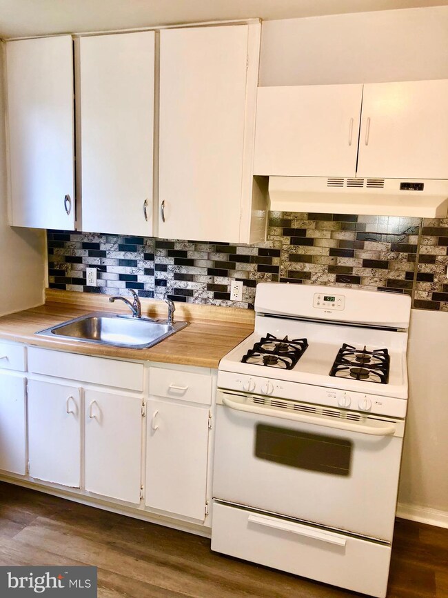 430 Poplar St unit B, Delanco, NJ 08075 - photo 2