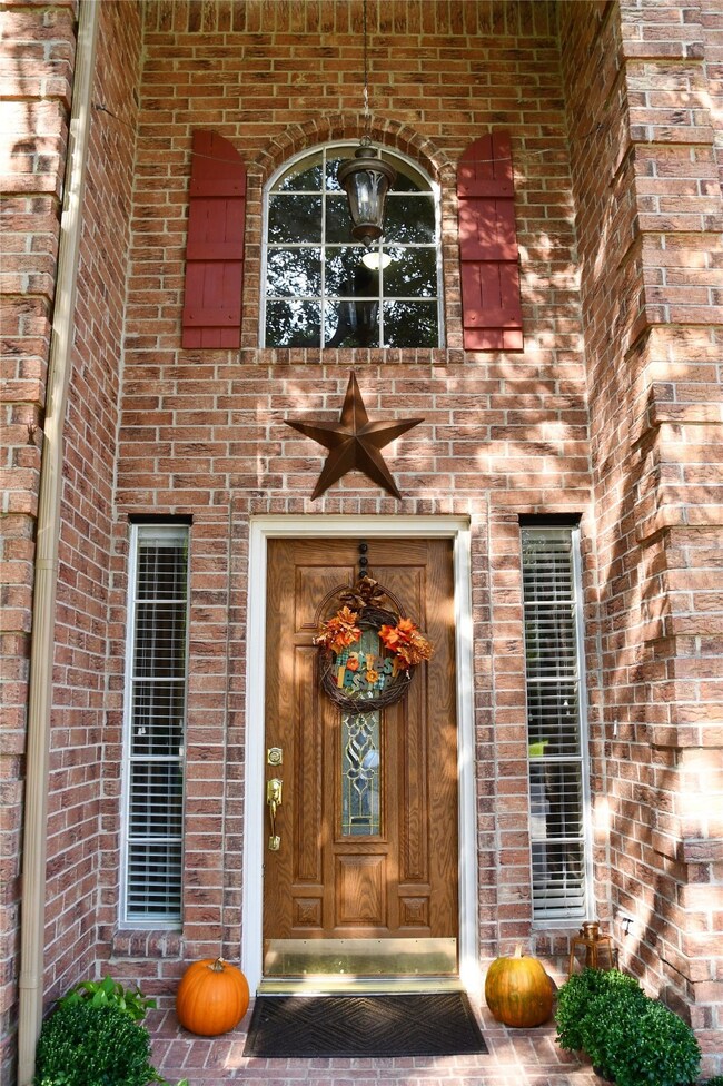 1905 Desota St, Friendswood, TX 77546 - photo 2