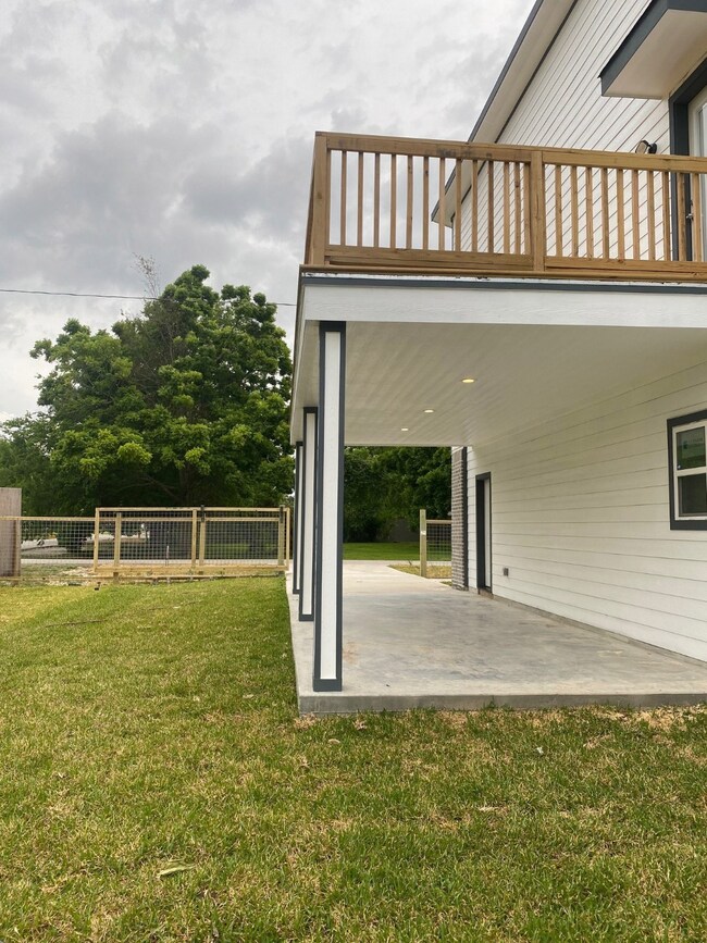 2615 Red Rock Ave, Houston, TX 77088 - photo 3