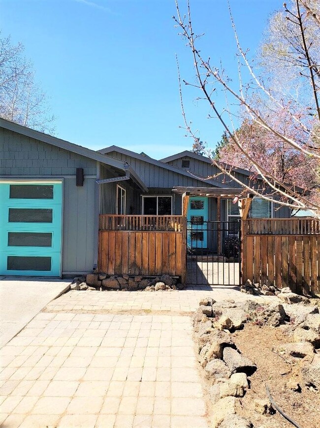 2849 NE Lotno Dr, Bend, OR 97701 - photo 2