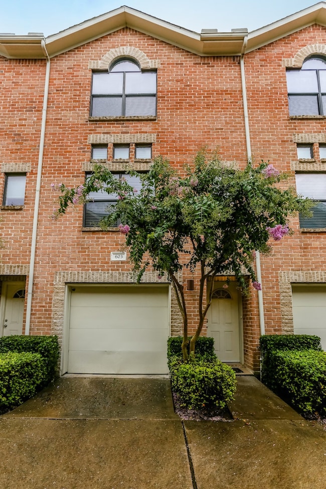 3501 Link Valley Dr unit 603, Houston, TX 77025 - photo 2