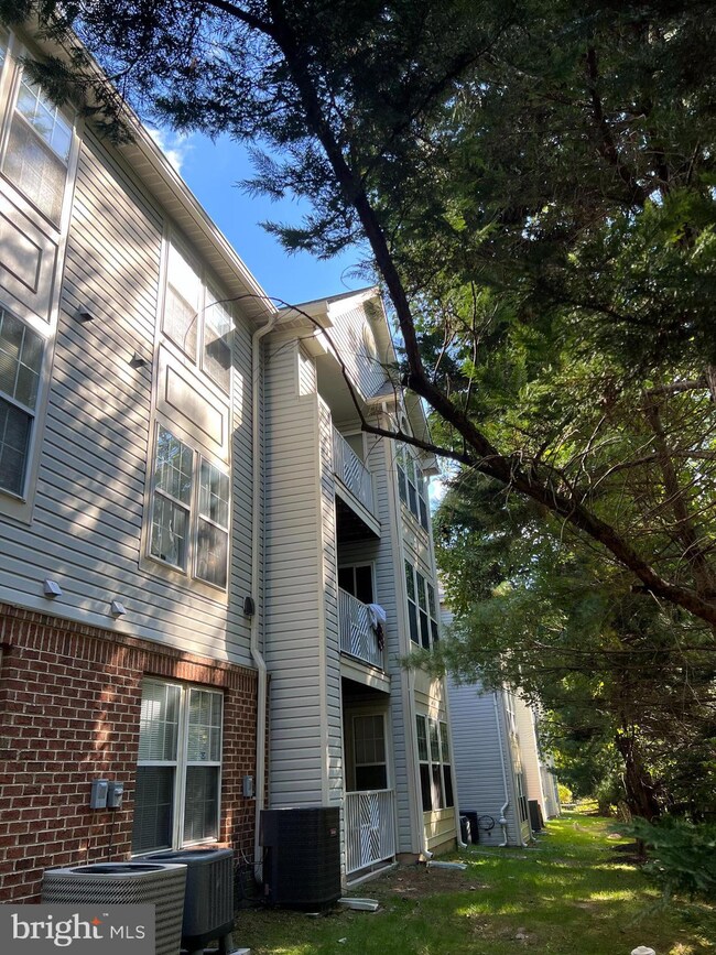 7903 Valley Manor Rd unit F, Owings Mills, MD 21117 - photo 4