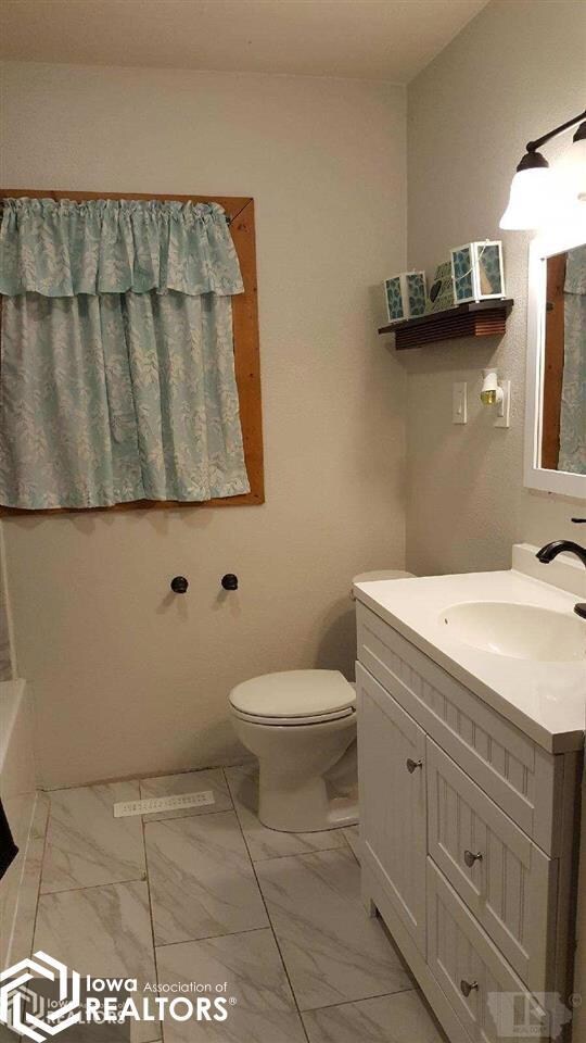 615 E Clay St, Osceola, IA 50213 - photo 7