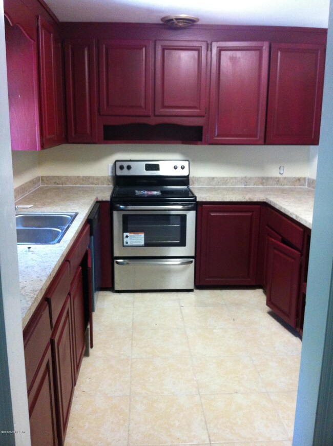 7153 Sans Souci Rd, Jacksonville, FL 32216 - photo 2