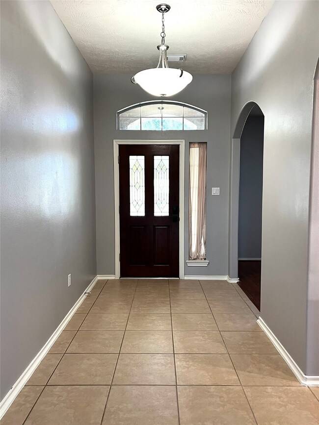 Spacious Foyer