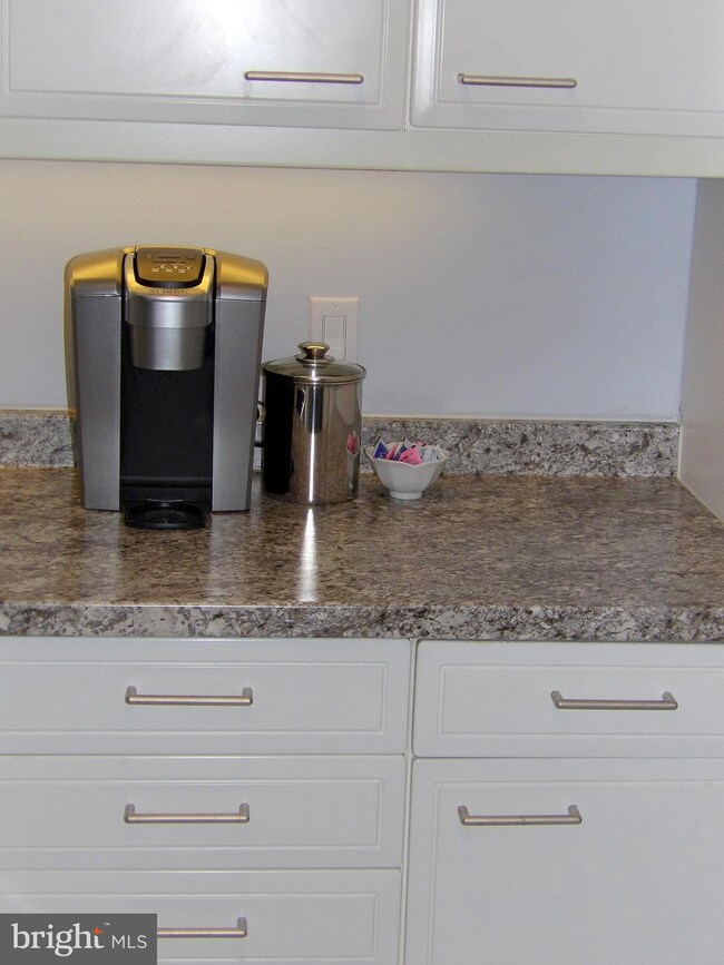 3801 Canterbury Rd unit 603, Baltimore, MD 21218 - photo 5