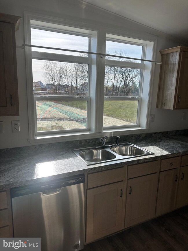 53 Evergreen Aly, Palmyra, PA 17078 - photo 4