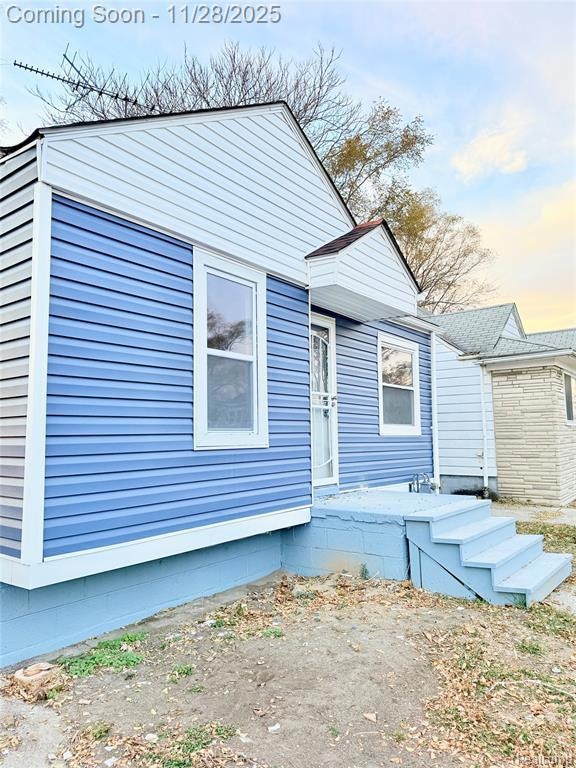 12891 Saint Louis St, HamtraMcK, MI 48212 - photo 2