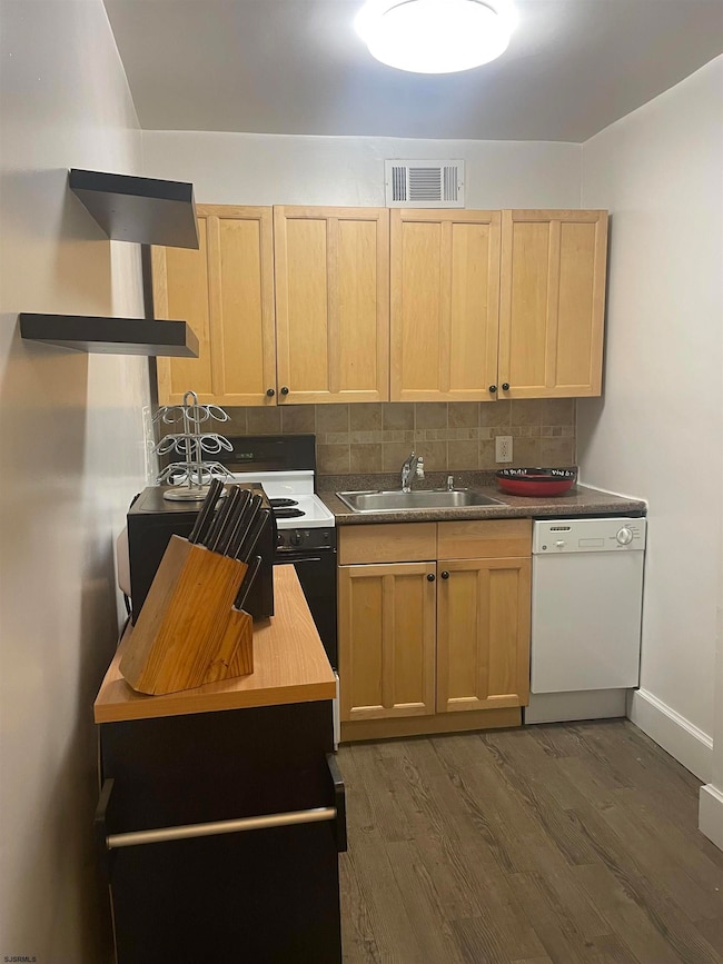 Warwick Condominiums unit 827, Atlantic City, NJ 08401 - photo 3