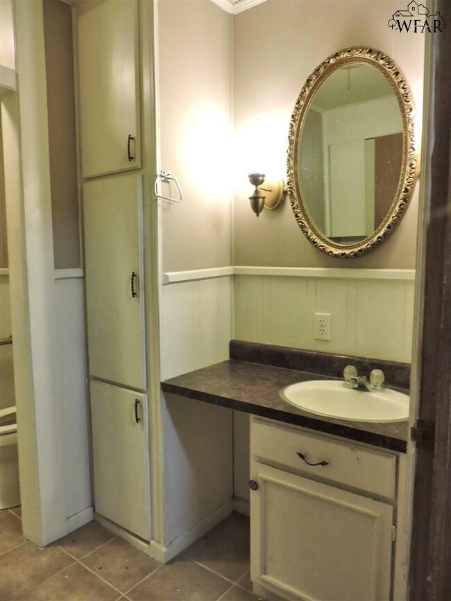 1518 Hursh Ave, Wichita Falls, TX 76302 - photo 6