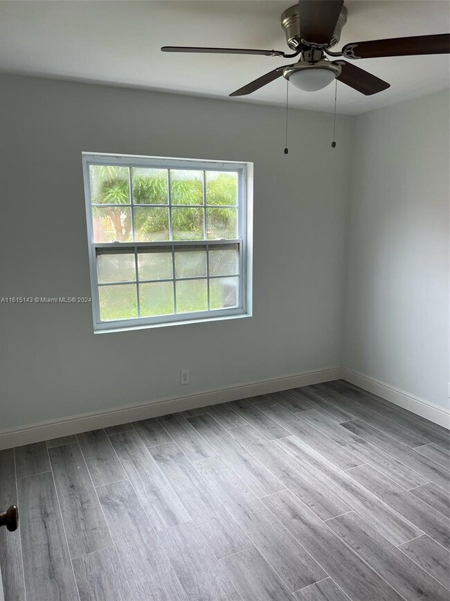 4799 Saratoga Rd, West Palm Beach, FL 33415 - photo 5