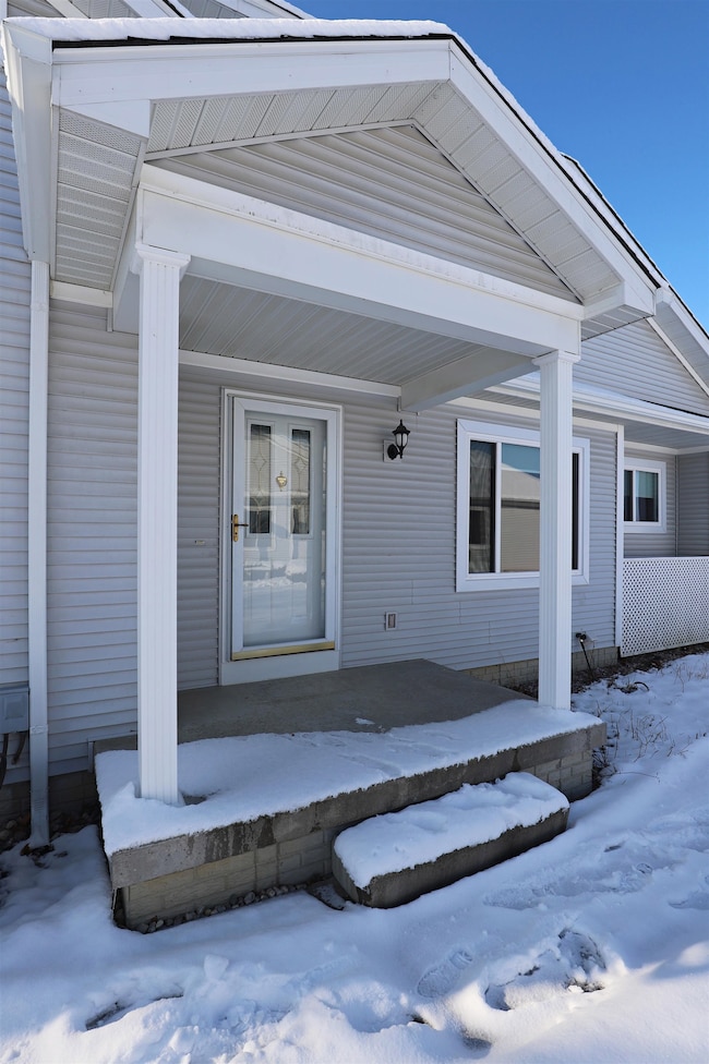 253 Aberdeen Ct unit 14, Flushing, MI 48433 - photo 3