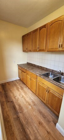17 Arlington St unit 1, Worcester, MA 01604 - photo 6