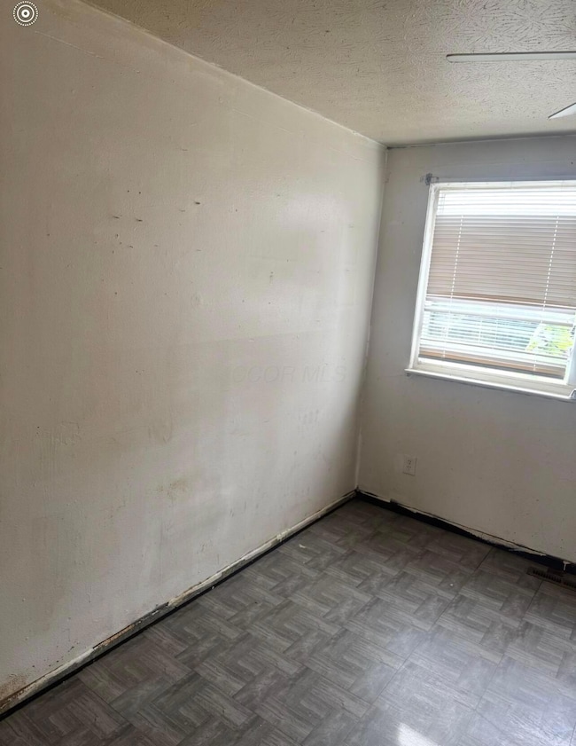 3727-3729 Briggs Rd, Columbus, OH 43228 - photo 3