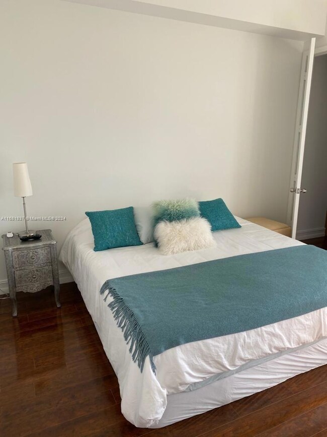 Trump Palace unit 1907, Sunny Isles Beach, FL 33160 - photo 5