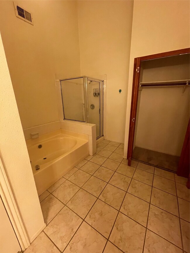 8606 Scenic Green Dr, Houston, TX 77088 - photo 6