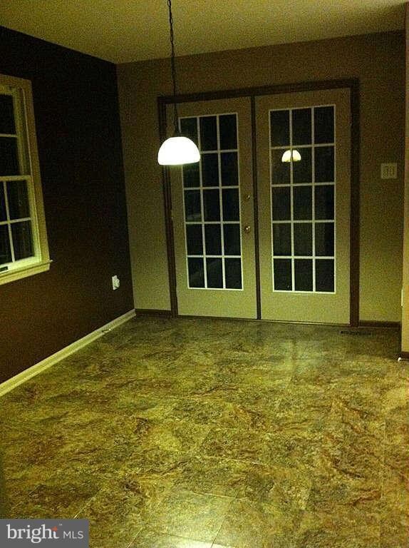 15837 Glacier Ct, North Potomac, MD 20878 - photo 4