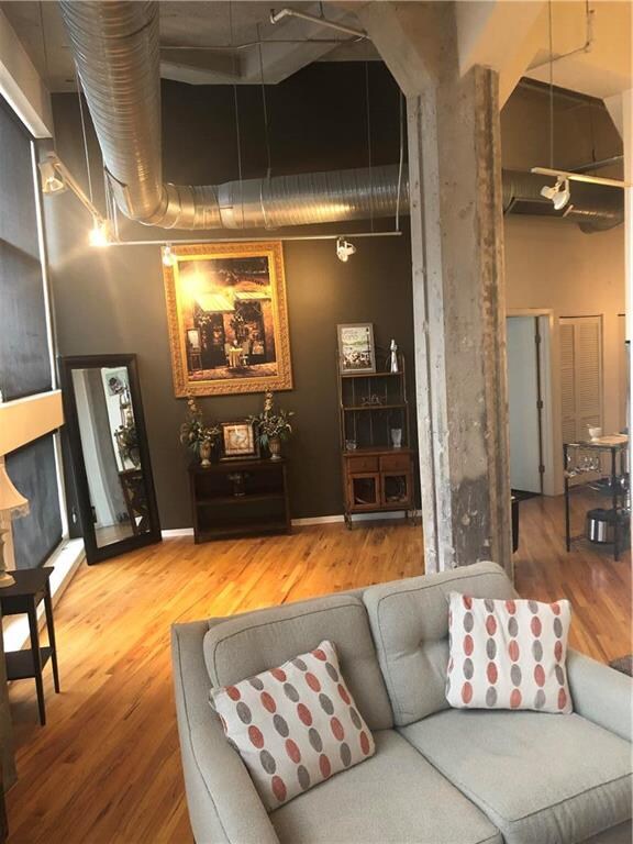 2107 Grand Ave unit 201, Kansas City, MO 64108 - photo 4