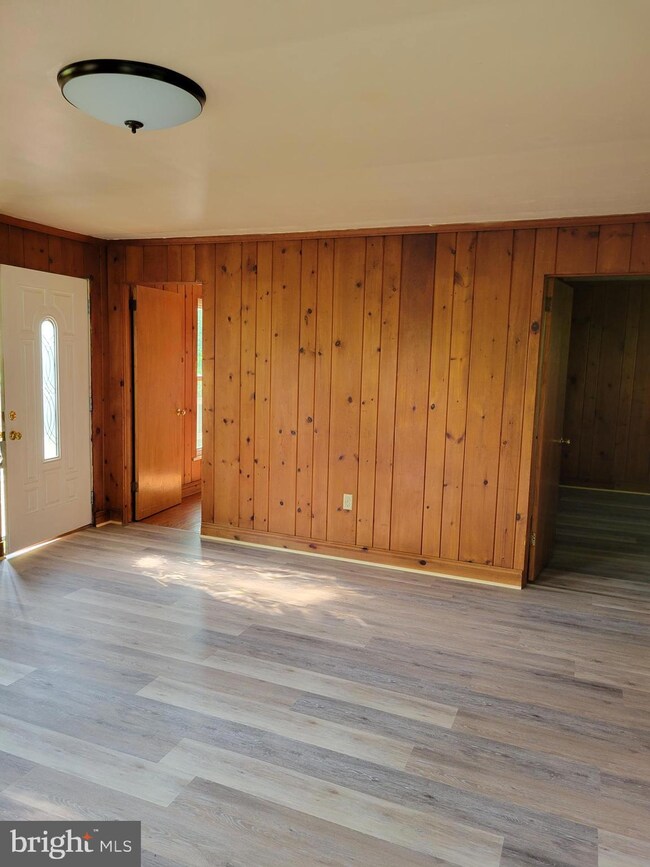 5694 Kraussdale Rd unit A, East Greenville, PA 18041 - photo 4