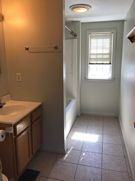 243 Main St unit 3, Rutland, MA 01543 - photo 4