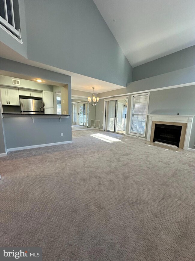 6972 Ellingham Cir unit 72, Alexandria, VA 22315 - photo 2