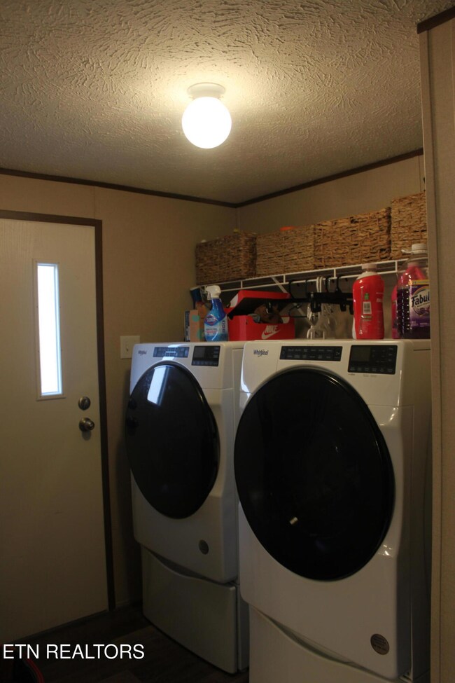 133 Peach Ln, Wartburg, TN 37887 - photo 7