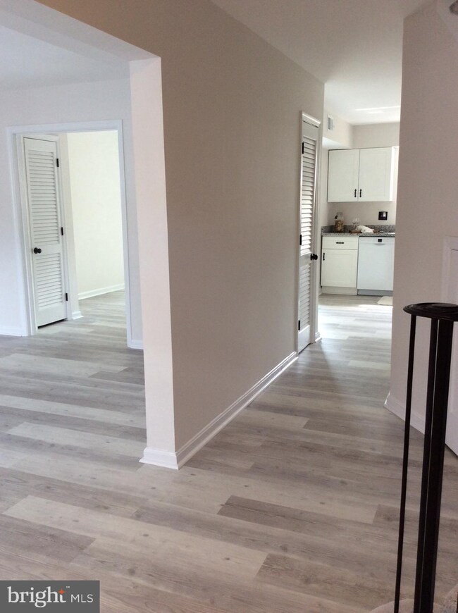 8513 Westover Ct unit 760, Springfield, VA 22152 - photo 2