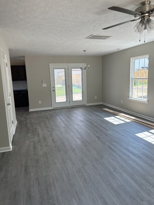 206 Timber Cir, Manchester, TN 37355 - photo 5