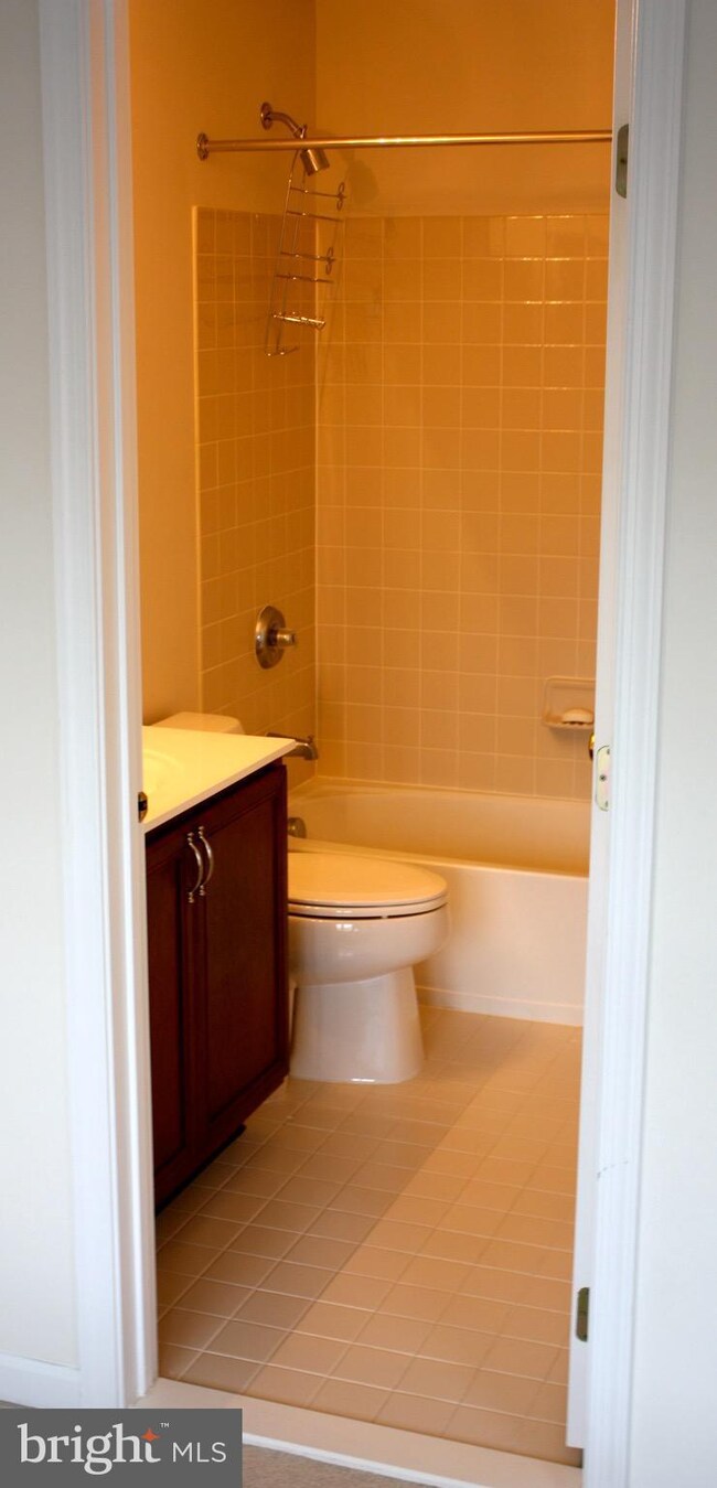 42601 Pine Forest Dr, Chantilly, VA 20152 - photo 7