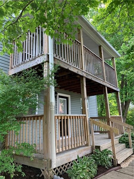 Check out that two tier deck!