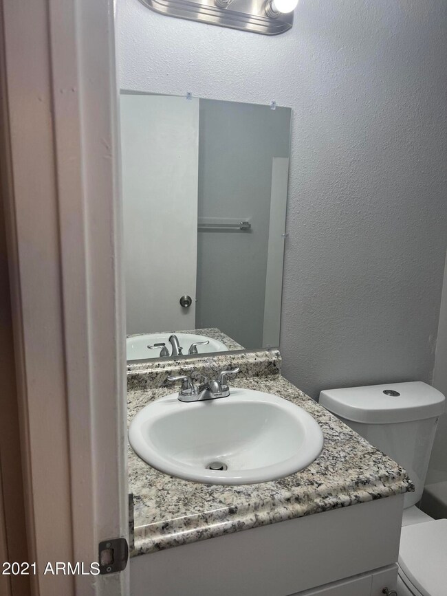 237 S Allen unit D, Mesa, AZ 85204 - photo 4