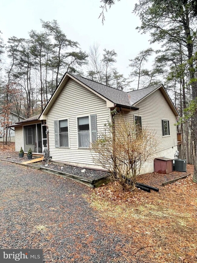 461 Stuart Dr, Basye, VA 22810 - photo 3