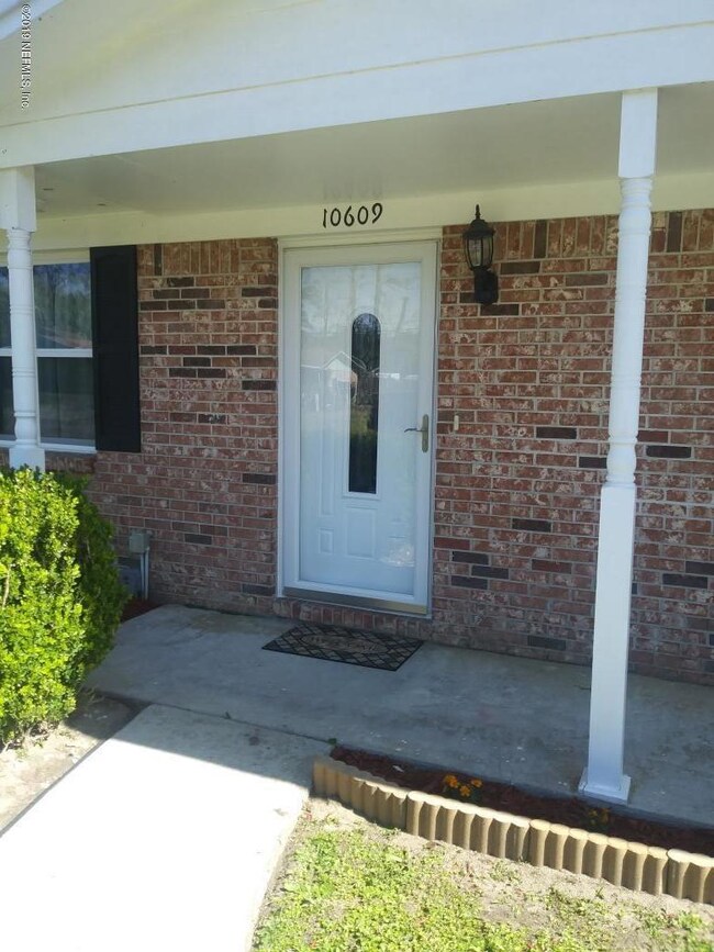 10609 Bolyard Dr, Jacksonville, FL 32218 - photo 2