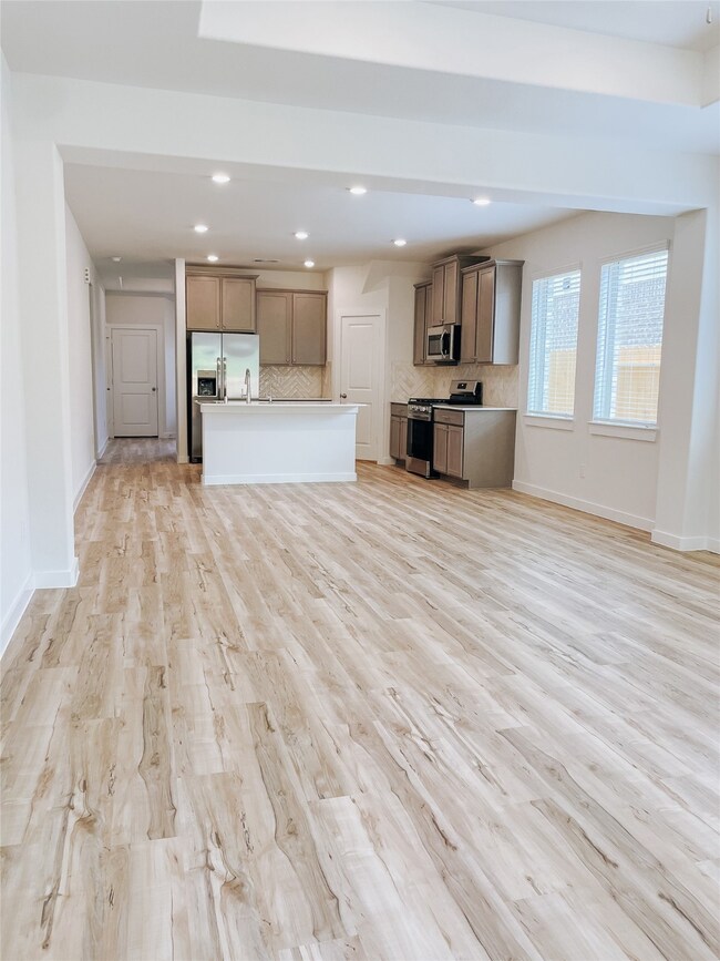 21647 Alberta Forest Cir, Magnolia, TX 77355 - photo 7