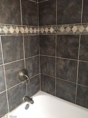 20916 Hansen Rd, Maple Heights, OH 44137 - photo 3