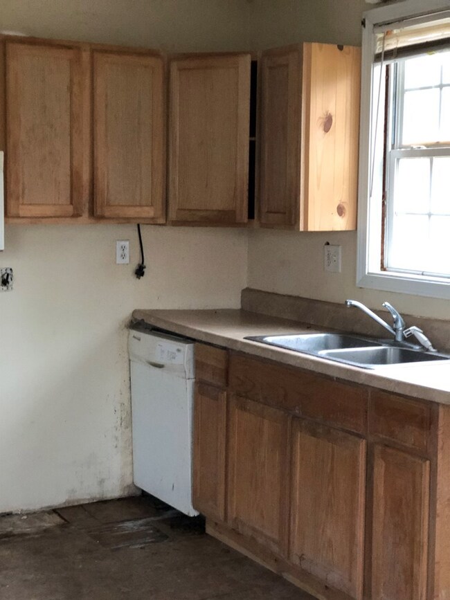 114 Underwood Dr unit 1, Uvalda, GA 30473 - photo 4