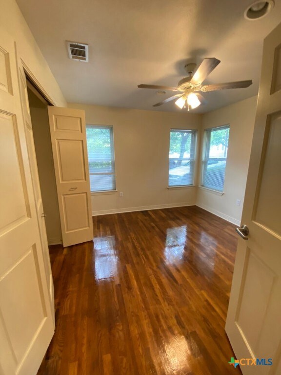 225 Scott St, San Marcos, TX 78666 - photo 4