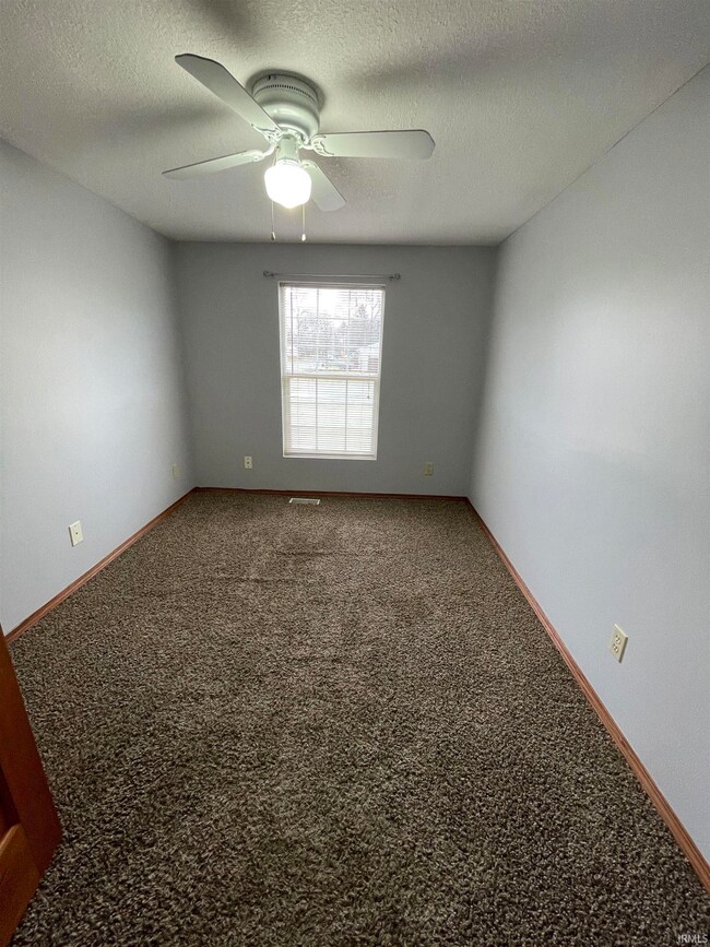 800 20th St, Auburn, IN 46706 - photo 5